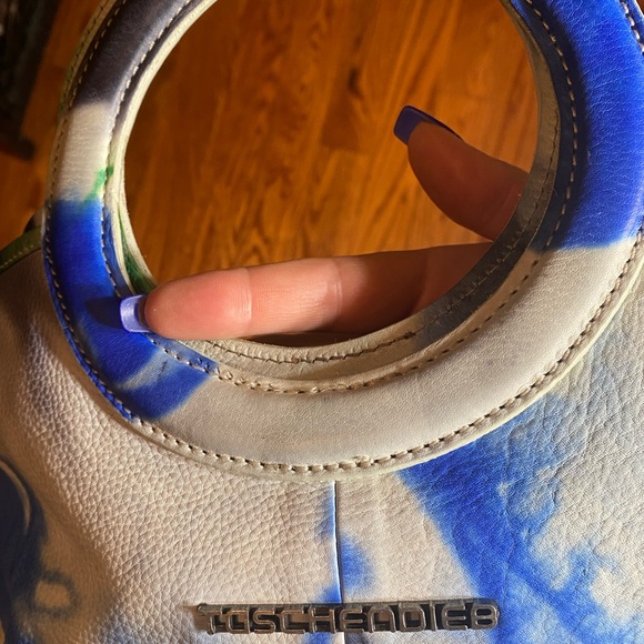 tie dye leather bag from Hungary. Toschendieb is a German brand. - Picture 8 of 11